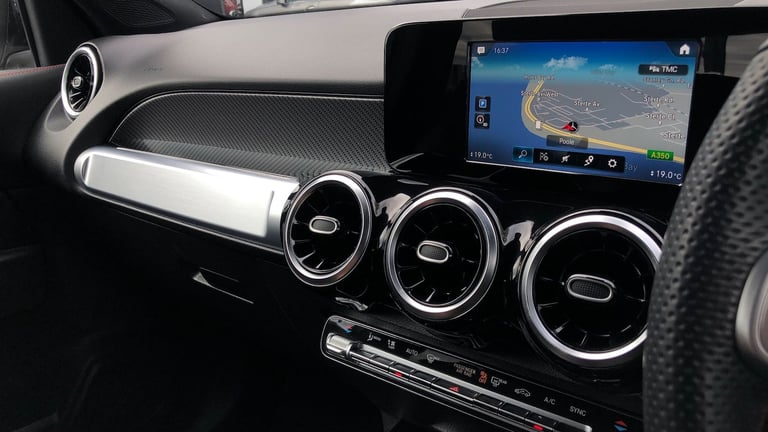 2021 Mercedes-Benz GLB GLB 200 AMG LINE AUTO Estate Petrol Automatic