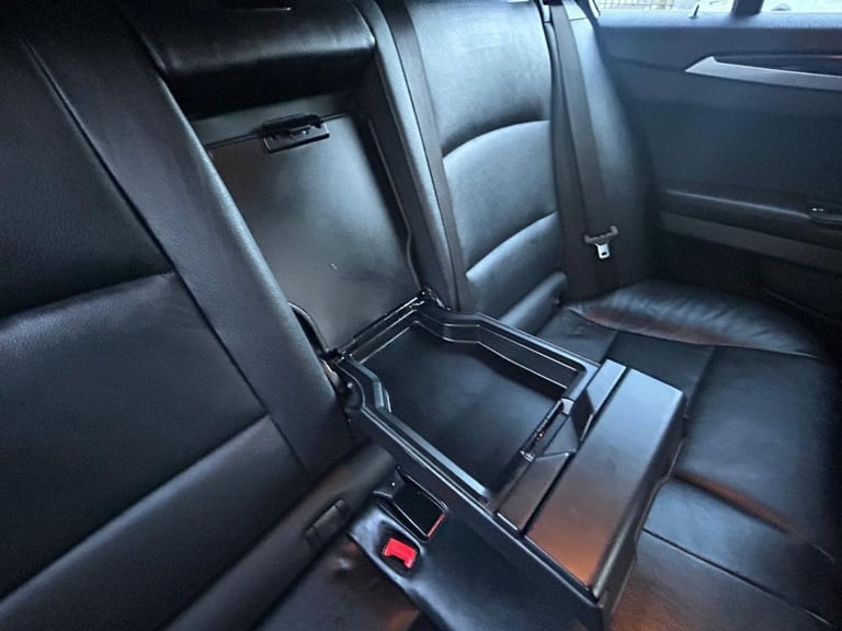 2011 60 BMW 5 SERIES 3.0 523I SE TOURING 5DR PETROL STEPTRONIC EURO 5 (204 PS)