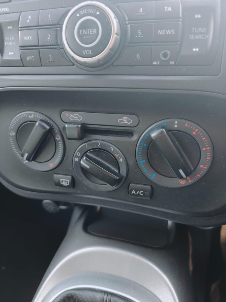 2012 Nissan Juke 1.6 Visia 5dr HATCHBACK Petrol Manual