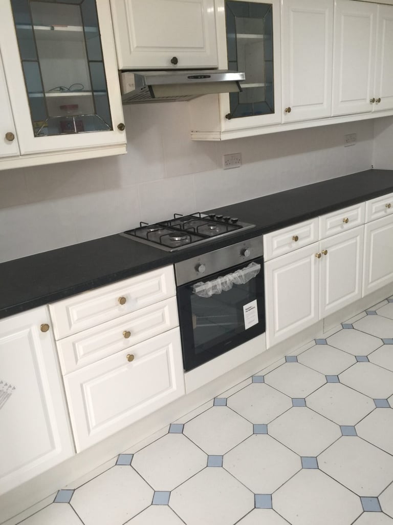 5 bedroom house in Beautiful Shared Accommodation â Ensuite Double Rooms Available in Ilford, Redbri