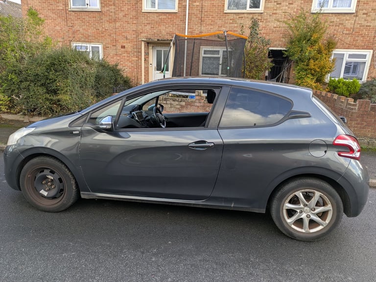 image for Peugeot, 208, Hatchback, 2014, Manual, 1560 (cc), 3 doors