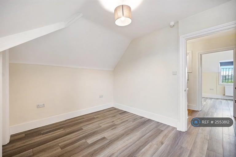 2 bedroom flat in Beaconsfield Villas, Brighton, BN1 (2 bed) (#2553812)