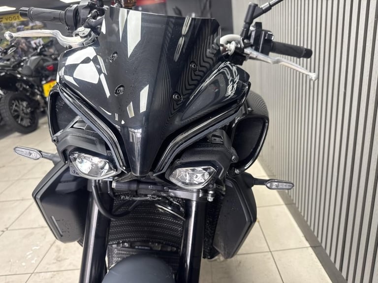 72 reg Yamaha MT10 Grey Naked sports 5571 miles, Pipeworks exuaust