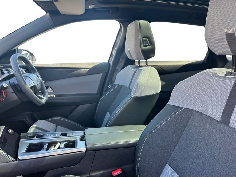  Vauxhall Grandland Electric 73kwh Ultimate Suv 5dr Electric Auto 213 Ps