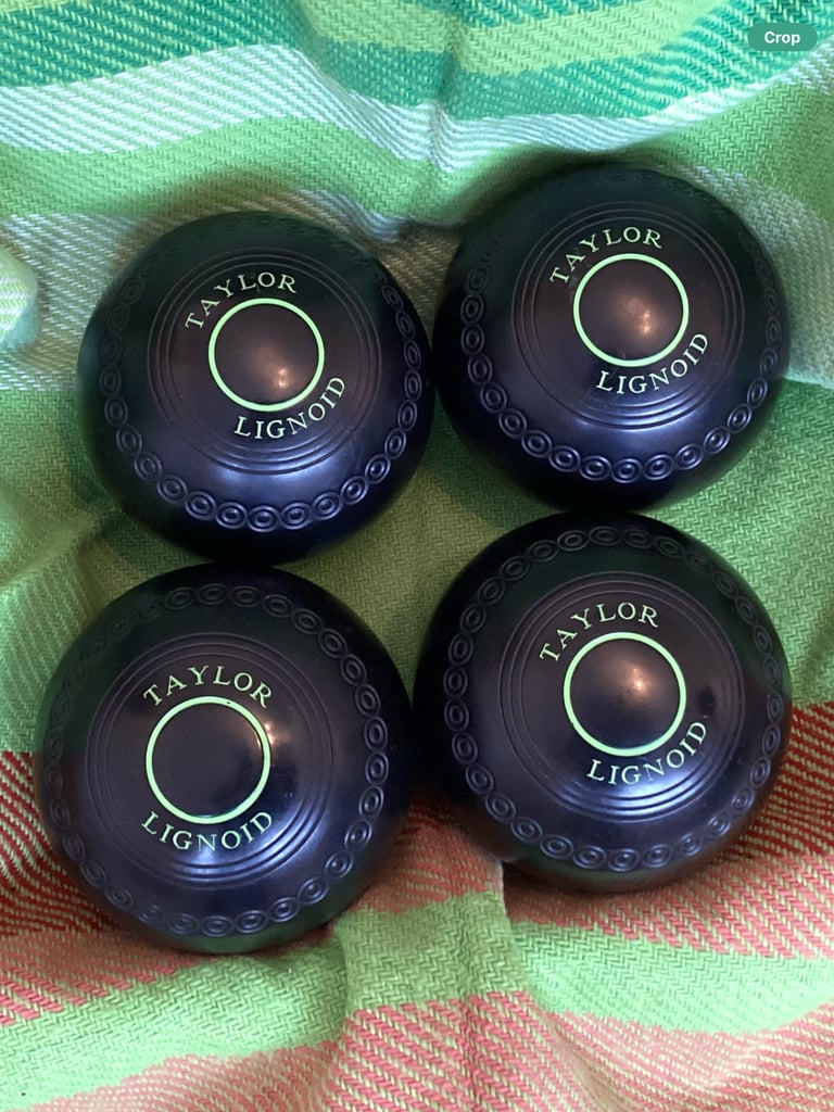 image for THOMAS TAYLOR LIGNOID LAWN BOWLS ( SIZE 2 )