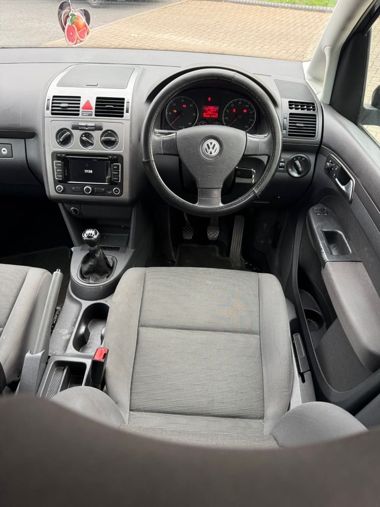Volkswagen, TOURAN, MPV, 2010, Manual, 1896 (cc), 5 doors
