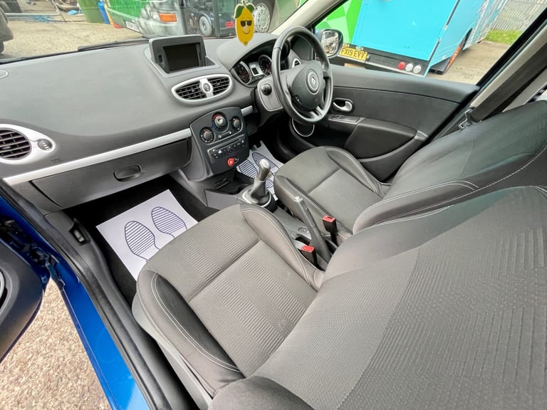 2010 Renault Clio 1.2 TCE Dynamique TomTom 5dr HATCHBACK Petrol Manual