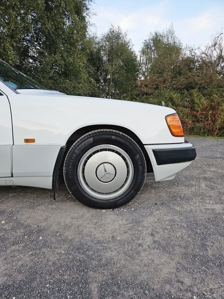 1992 Mercedes-Benz 200E