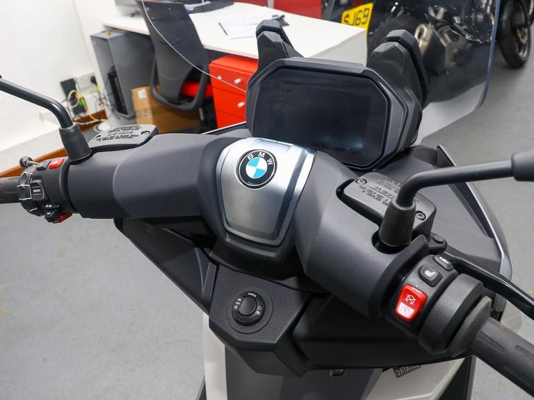 2022, '22 BMW C400 GT Scooter. A2 Legal scooter. ONLY 600 MILES. £6,395