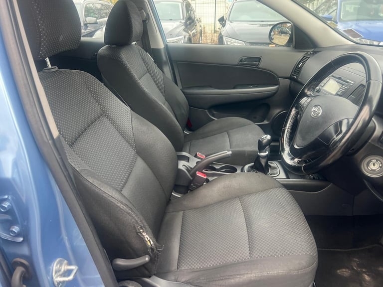 2011 Hyundai i30 1.6 CRDi Comfort 5dr HATCHBACK DIESEL Manual