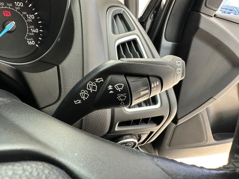 2015 Ford Focus 1.0 EcoBoost 125 Titanium 5dr HATCHBACK PETROL Manual