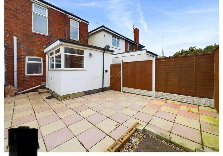 3 Bed Semi-Detached House, Linfield Terrace, FY4