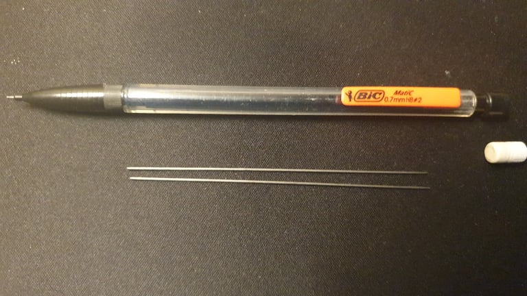 BIC Mechanical Pencil 0.7mm HB #2 with extra 2 long leeds.