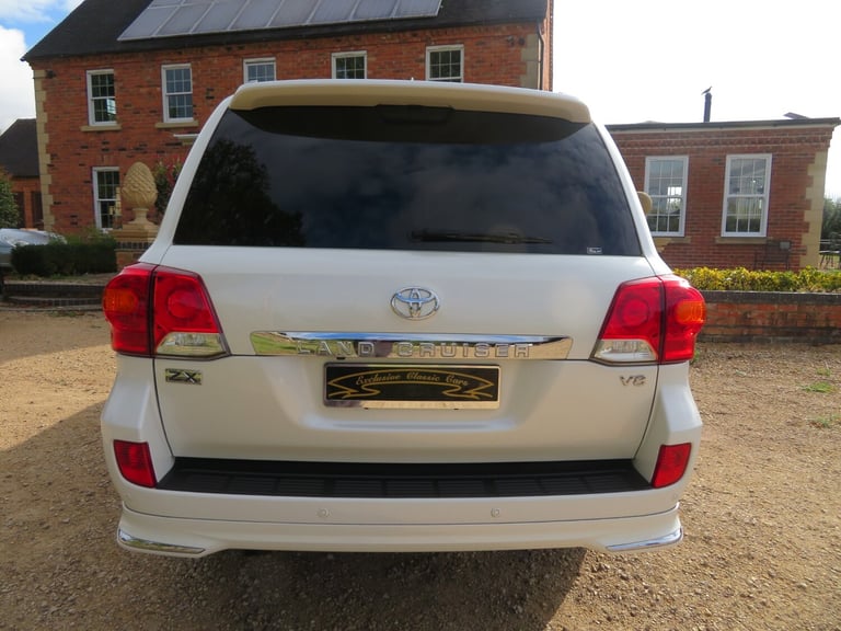 2014 Toyota Landcruiser Amazon ZX 4.6 V8 Petrol 8 Seater 4x4 Petrol Automatic