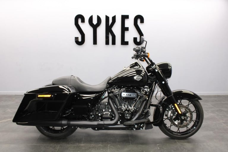 2024 Harley-Davidson FLHRXS Touring Road King Special in Vivid Black
