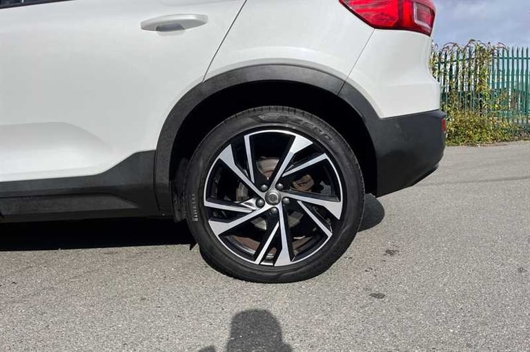 2020 Volvo XC40 2.0 B4P R DESIGN Pro 5dr Auto ESTATE PETROL Automatic
