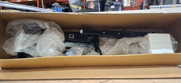 FREERIDER LUGGIE CAR HOIST. Used & Boxed