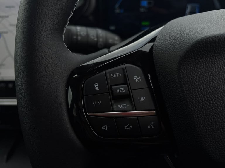 2025 Ford Puma Puma Gen-E Premium 5 Door 43 kWh Standard Range 1 Speed Automatic 5 Door ELECTRIC ...