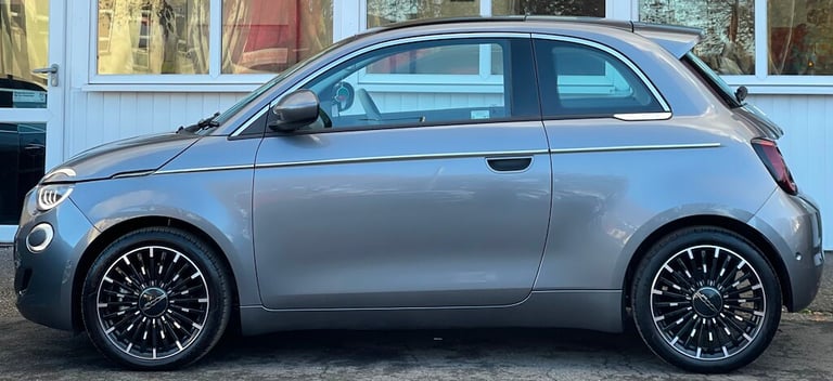 2024 Fiat 500e 42kWh La Prima Hatchback 3dr Electric Auto (118 ps) Hatchback Electric Automatic