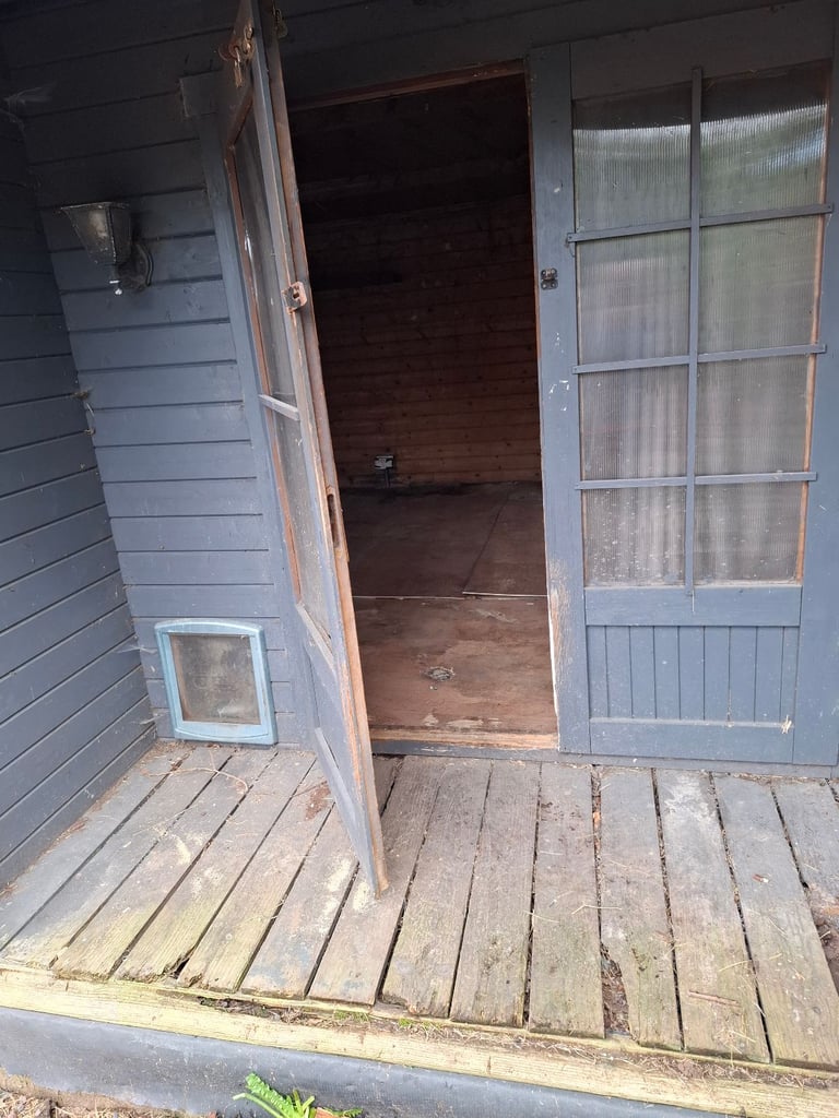 Shed large 16 x 19 feet. 