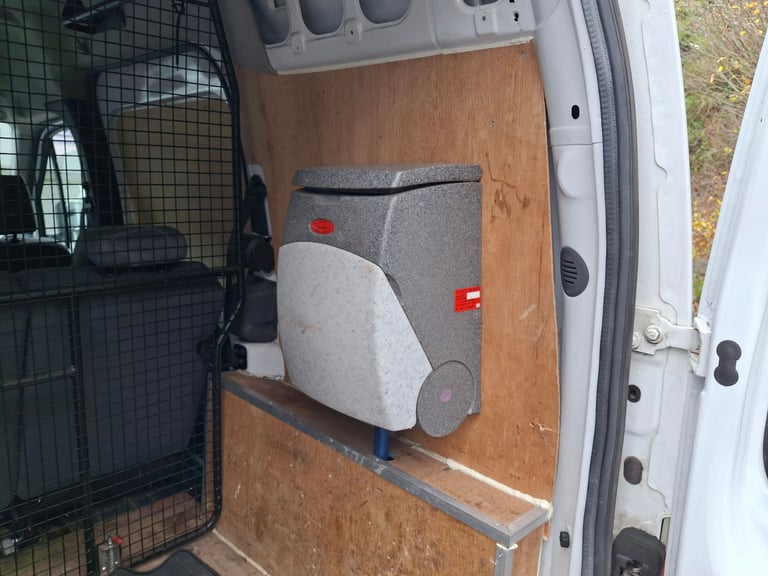 FORD TRANSIT CONNECT CREW CAB VAN 1.8 CDTI caddy maxi transporter vivaro