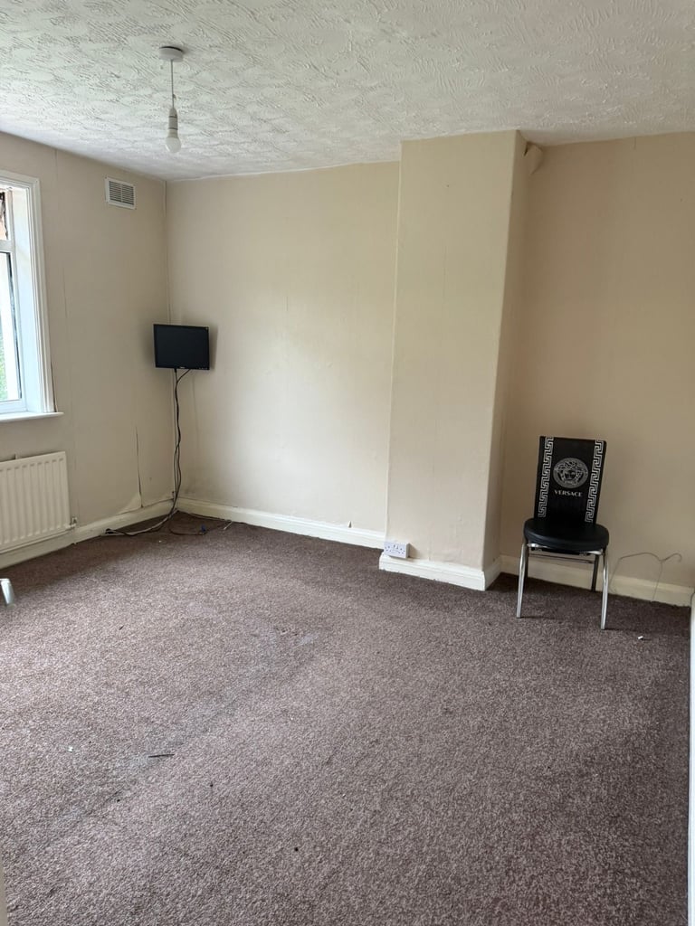 3 Bedroom semi-detached property 