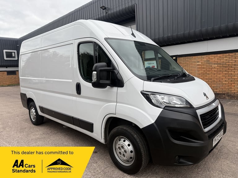 image for PEUGEOT BOXER 2.2 BlueHDi 335 Professional 2022