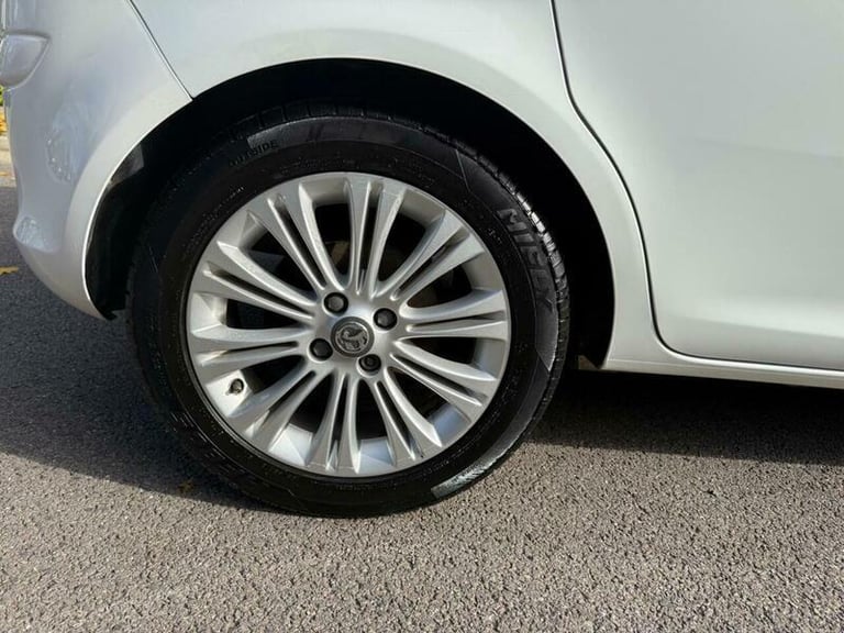 2015 Vauxhall Corsa 1.2 SE 5dr HATCHBACK PETROL Manual