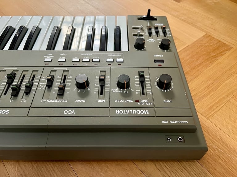 Roland SH-101 Analogue Synthesizer