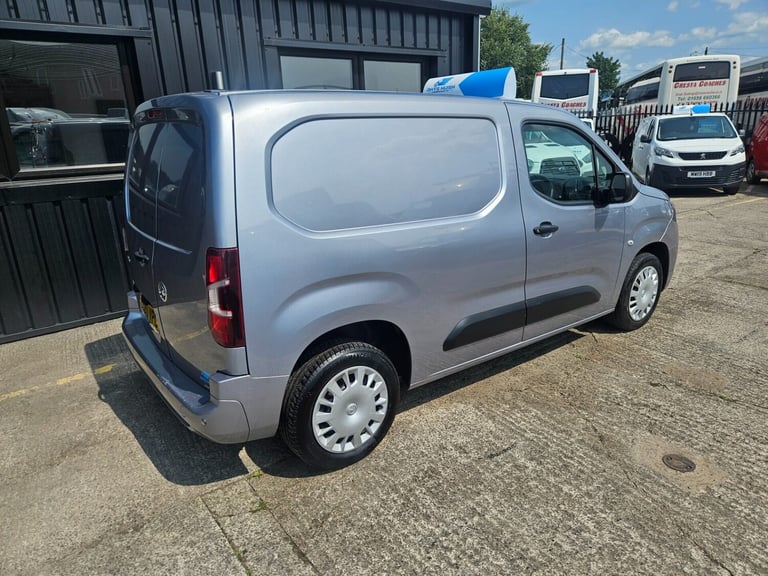 2020 Vauxhall Combo L1H1 2300 SPORTIVE S/S Panel Van Diesel Manual