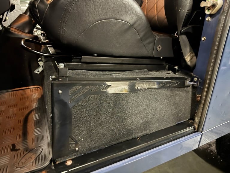 2010 10 LAND ROVER DEFENDER 2.4 TDCI HARD TOP SUV 3DR DIESEL MANUAL 4WD SWB EURO