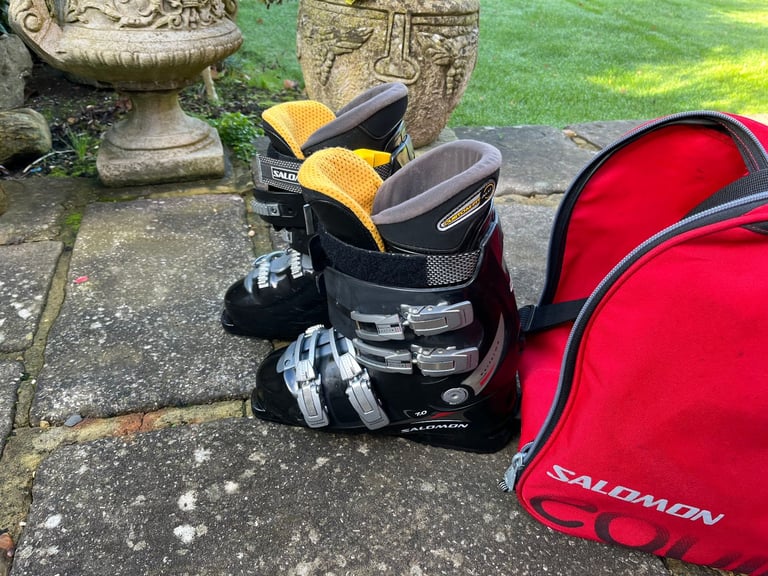 Salomon 7.0 Ski Boots and Boot Bag and Raichle QR500 Ski Boots and Boot Bag
