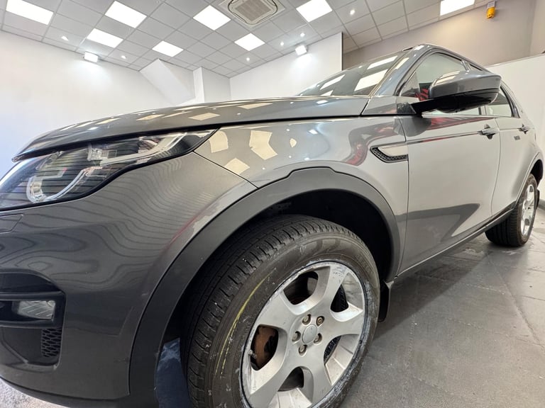 2017 Land Rover Discovery Sport 2.0 TD4 SE 4WD Euro 6 (s/s) 5dr (5 Seat) ESTATE Diesel Manual