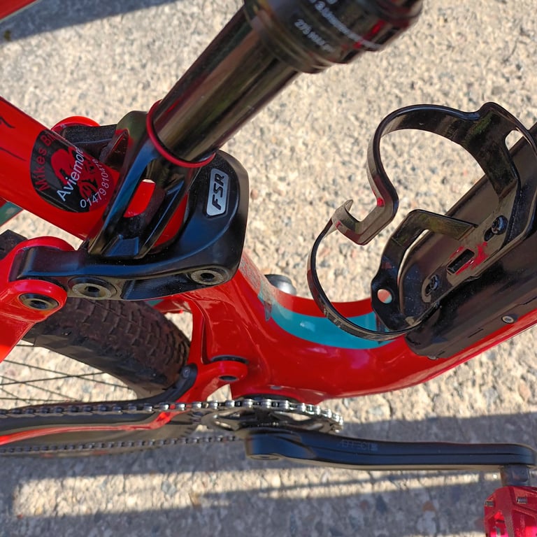 Specialised Rhyme Size Medium ladies Full suspension carbon Mountain  Bike