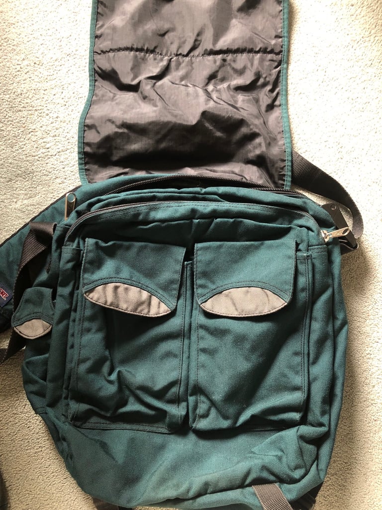 Jansport Messenger  Bag Shoulder Strap  In Excellent condition 