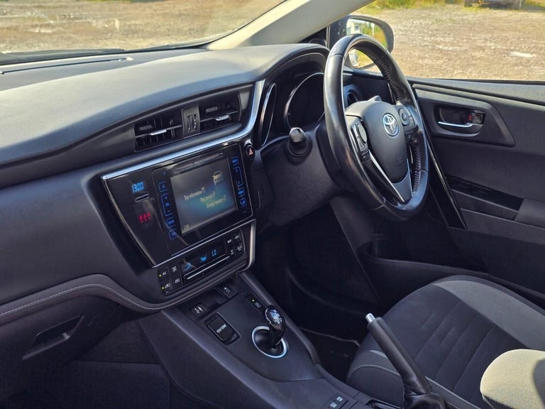 2018 Toyota Auris 1.8 VVT-h Icon CVT Euro 6 (s/s) 5dr Hatchback Hybrid Automatic