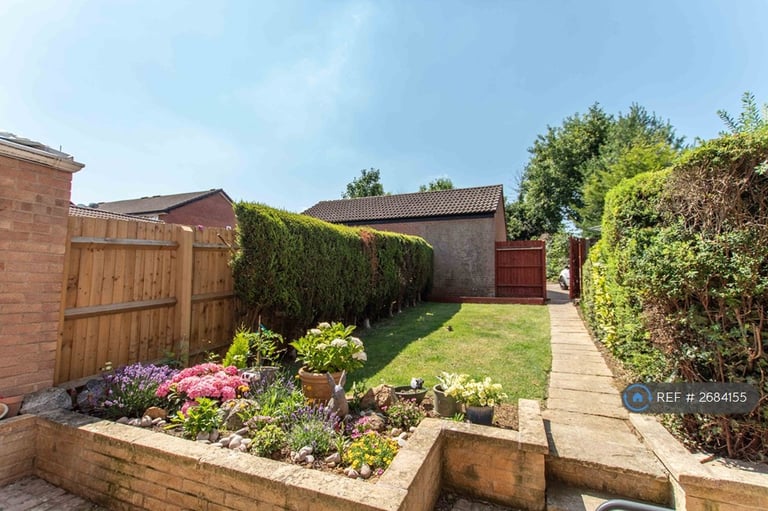 3 bedroom house in Frensham Close, Banbury, OX16 (3 bed) (#2684155)