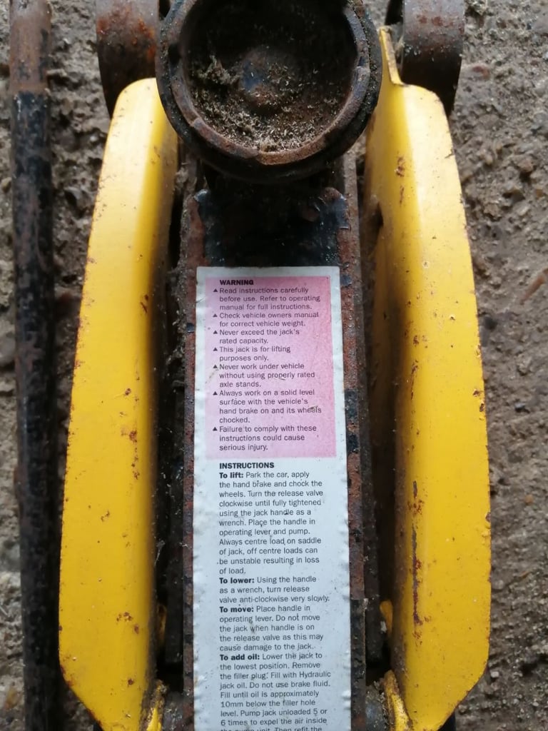 Halfords 2 Tonne Hydraulic Trolley Jack