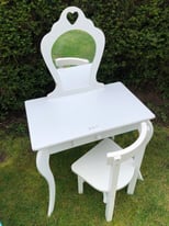 Free child’s dressing table and chair free