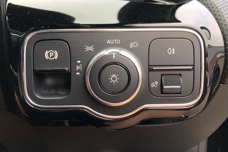 2019 Mercedes-Benz A-Class A180d AMG Line 5dr Auto Hatchback DIESEL Automatic