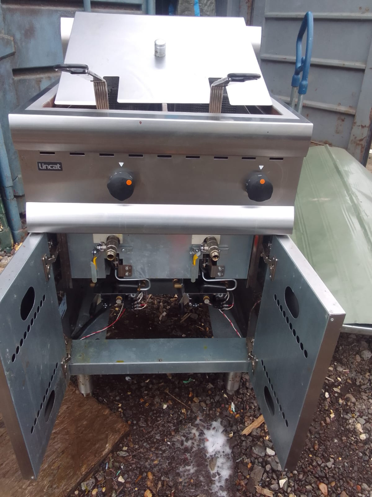 Commercial catering equipment Lincat gas fryer trailer restaurant kitchen items 