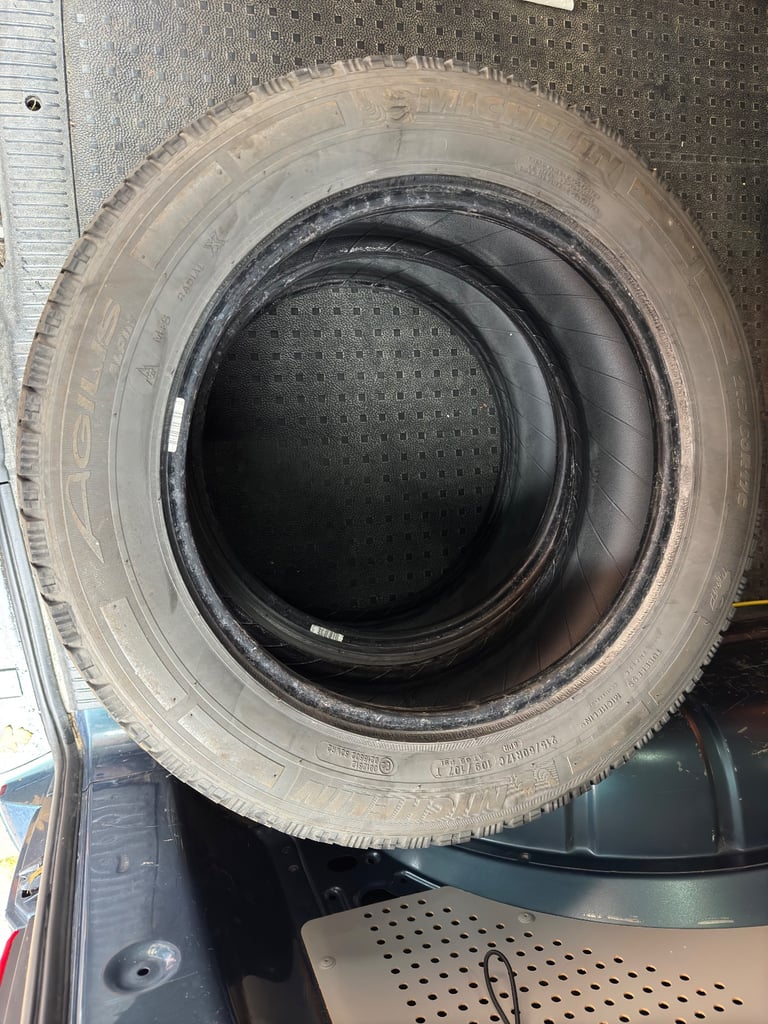 image for Pair of Michelin Agilis Alpin 215/60 R17c winter tyres 