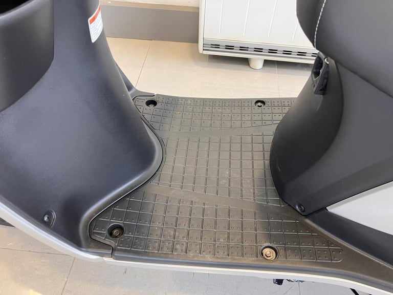 SUZUKI ADDRESS 125 - FANTASTIC COMMUTER SCOOTER WITH UP TO 145 MPG