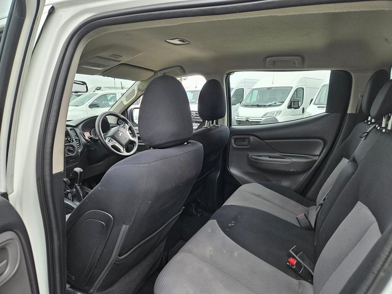 2018 ON 18PLATE MITSUBISHI L200 4 LIFE 150BHP PICKUP, ULEZ FREE, NO VAT