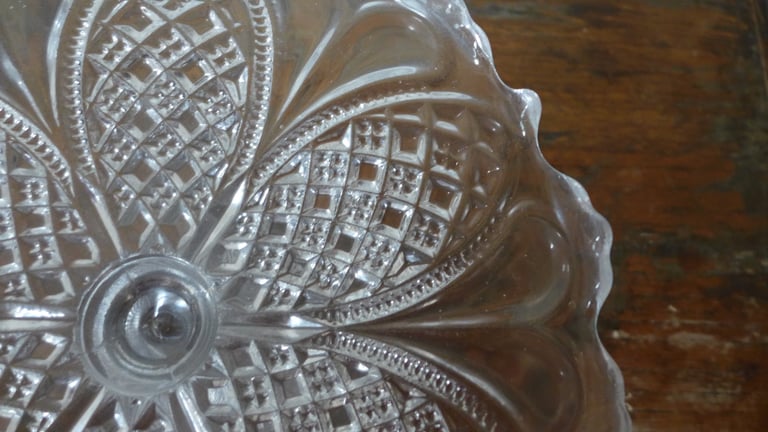 VINTAGE ANTIQUE GLASS CAKE STAND ON GLASS PEDESTAL.TASSA. SCALLOPED EDGE.