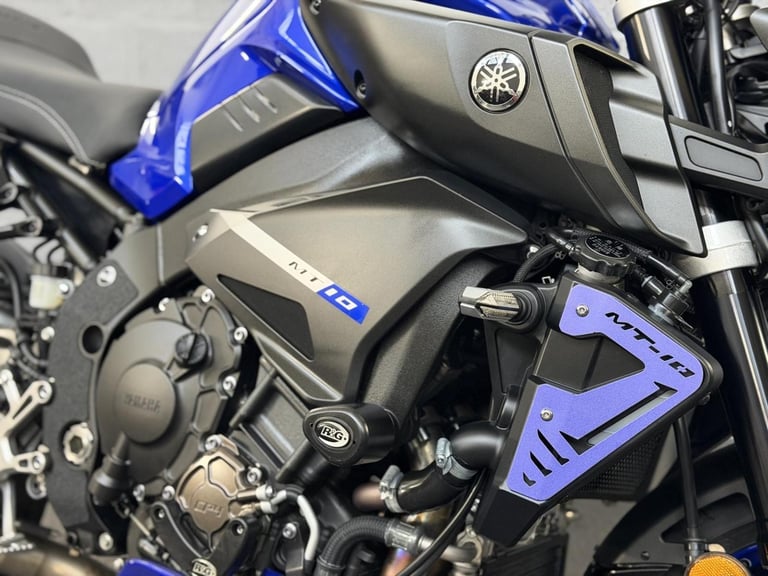 2018 Yamaha MT-10 1000 Hyper-naked Petrol Manual Euro 4 (160 ps)