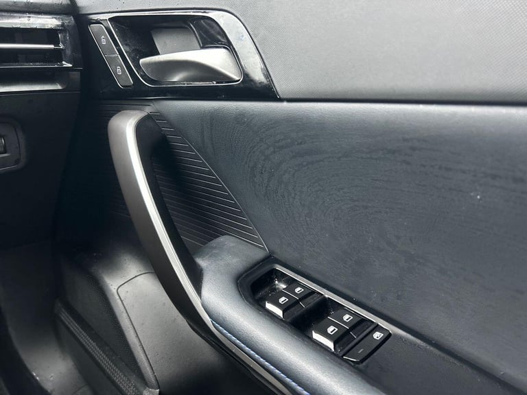 2024 MG MG4 64kWh Trophy Long Range Hatchback 5dr Electric Auto (203 ps) Hatchback ELECTRIC Autom...