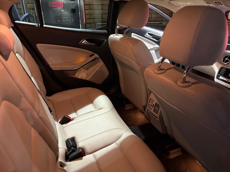 Mercedes-Benz, GLA, Estate, 2019, Semi-Auto, 1595 (cc), 5 doors