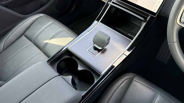 2025 Land Rover Range Rover Evoque 2.0 D165 Dynamic SE 5dr Auto Diesel Hatchback Hatchback Diesel...