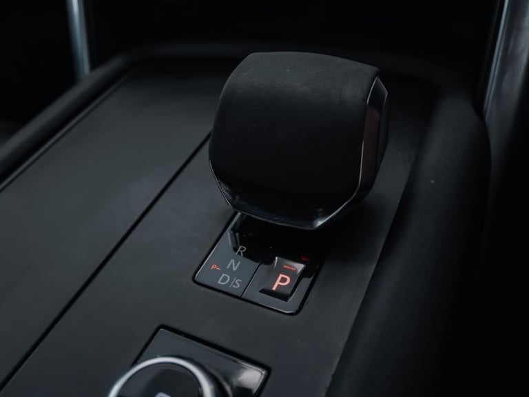 2021 Land Rover Discovery 3.0 D300 R-Dynamic HSE 5dr Auto Station Wagon Diesel Automatic